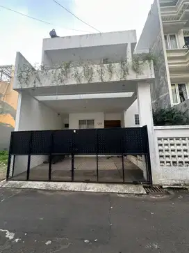 For Rent Rumah Bagus, Nyaman dan Strategis di Jaksel area