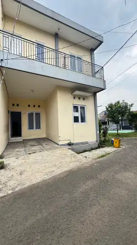 Dijual rumah 2 ,5  lantai siap huni citra raya Tangerang