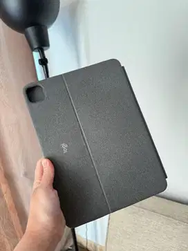 Logitech - iPad Pro 11 inch Smart Keyboard Combo Touch