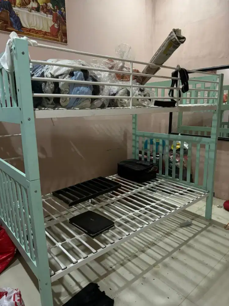 Tempat tidur bertingkat