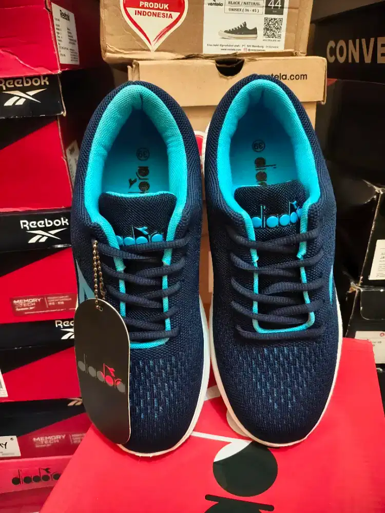 Sepatu Diadora Cronos Navy Running