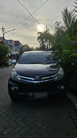 Toyota Avanza G Matic 2012 – 1.3 AT – Hitam