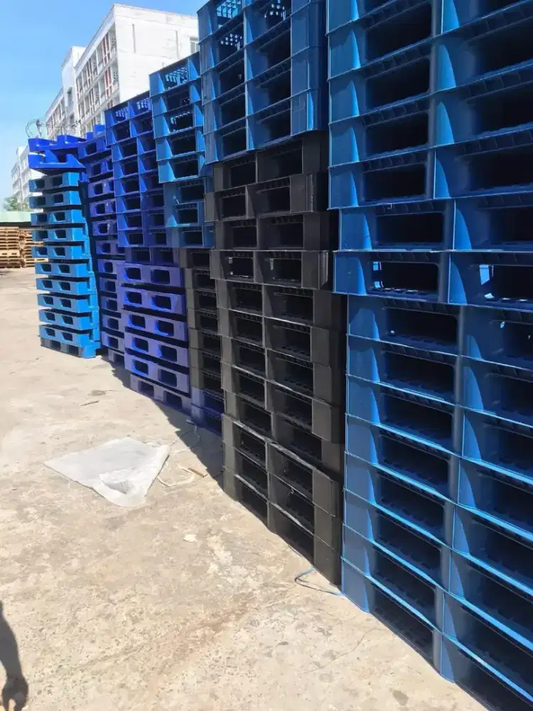 PALLET PLASTIK DENGAN HARGA HEMAT PALET PLASTIK SECOND