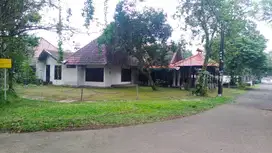DIJUAL RUMAH BOGOR HOEK LUAS DAN LINGKUNGAN ASRI