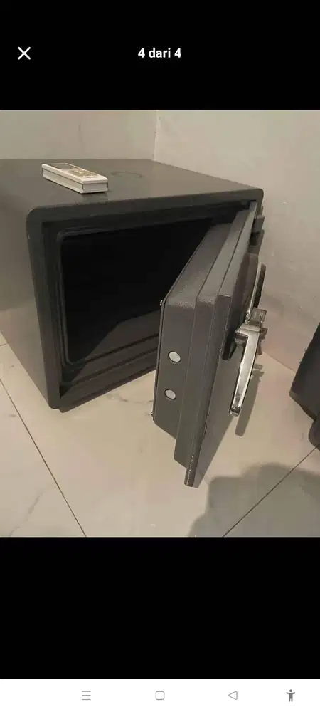 Brangkas/Berangkas Krisbow
