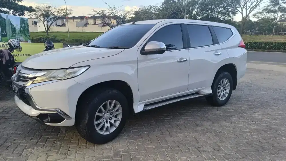 Pajero sport 4x4 tahun 2020 pemakaian 2021