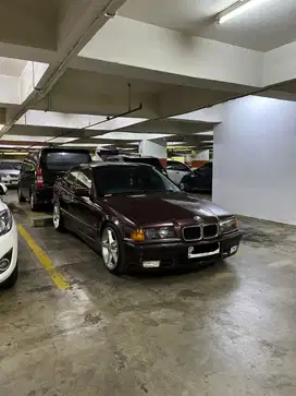 BMW 318i A/T 1992