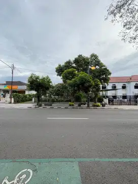 Dijual rumah mainroad riau pusat komersil kota bandung