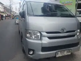 Hiace commuter 2019