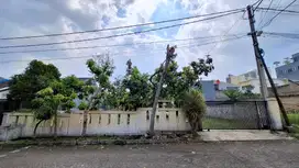Dijual Rumah Komplek Sariwangi Taman Depan Besar Lokasi Sejuk