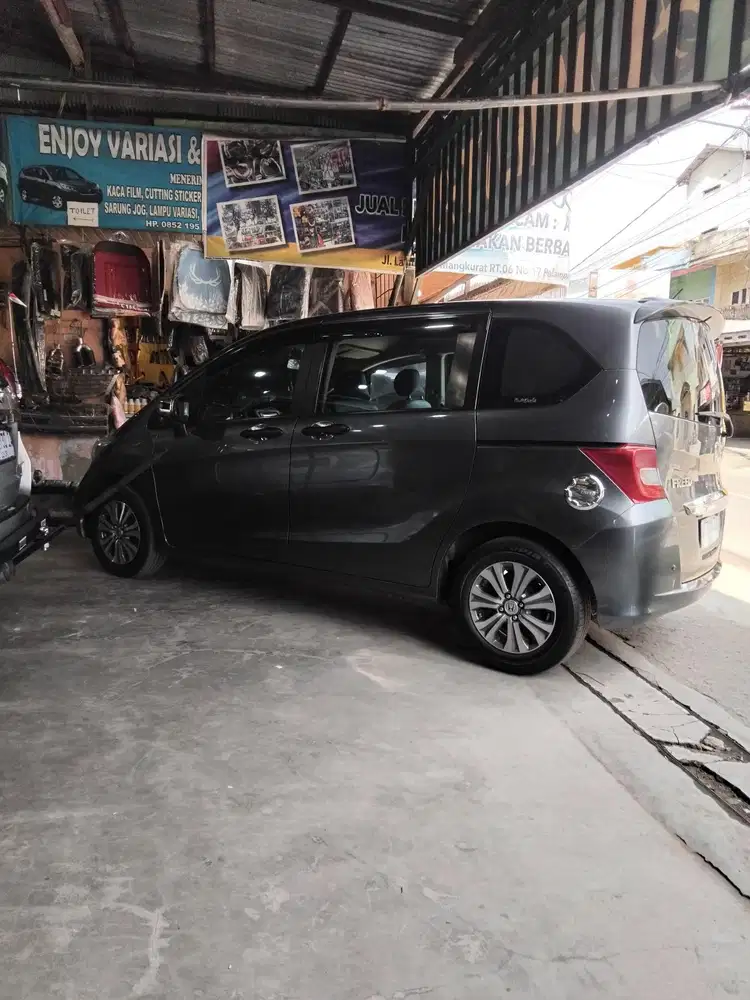 Honda Freed 2012 Bensin