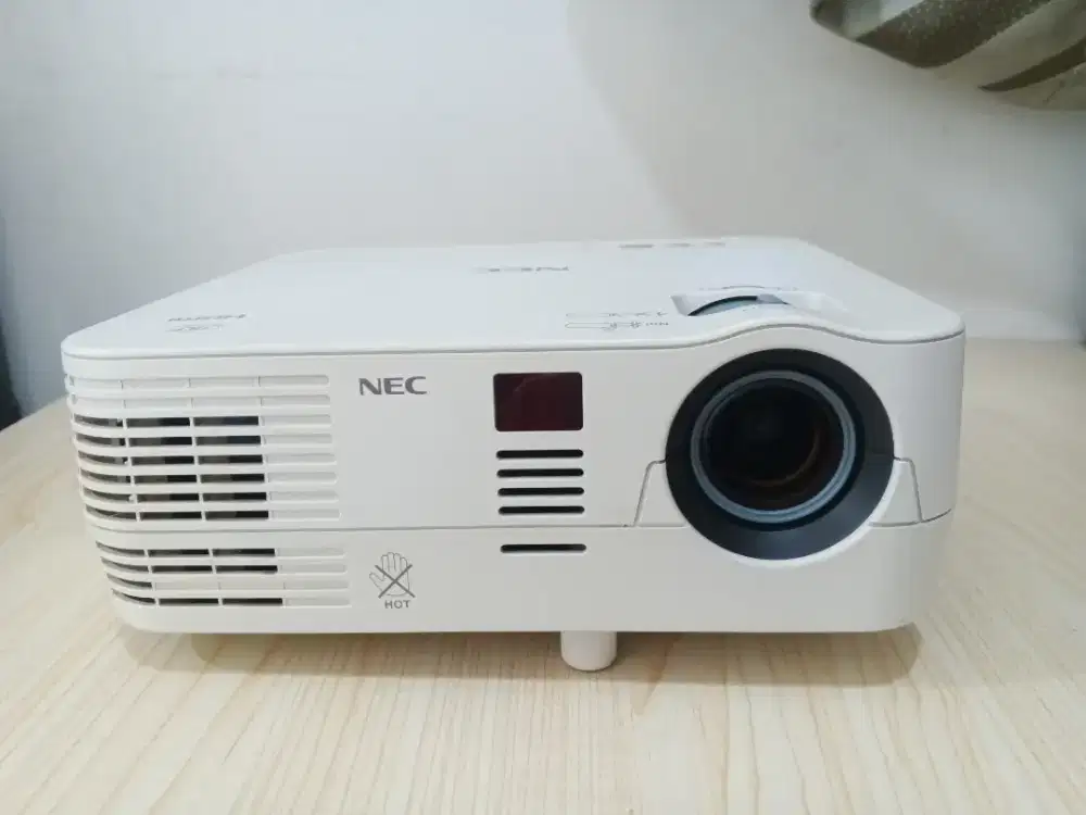 Proyektor nec ve282 x HDMI terang normal