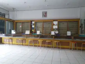 LEMARI ETALASE BEKAS OPTIK
