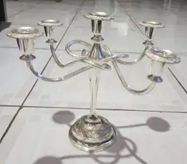 Penyangga Lilin Silverplate Dari Queen Anne
