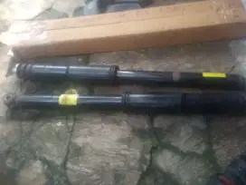 Shockbreaker belakang Suzuki Ertiga