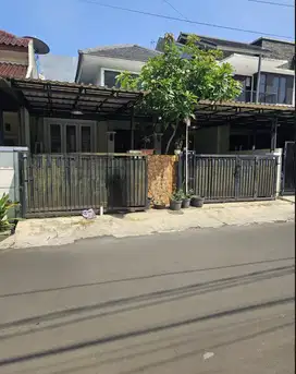 Dijual Rumah Strategis Siap Huni Jl Besar BSD SELANGKAH DARI TOL BSD