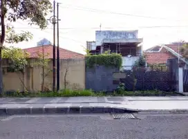Dijual RUMAH HITUNG TANAH Nol Jalan kembar GAYUNGSARI BARATSBY Selatan