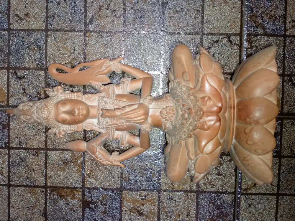 Pahatan ukir patung Dewi Laksmi original Bali