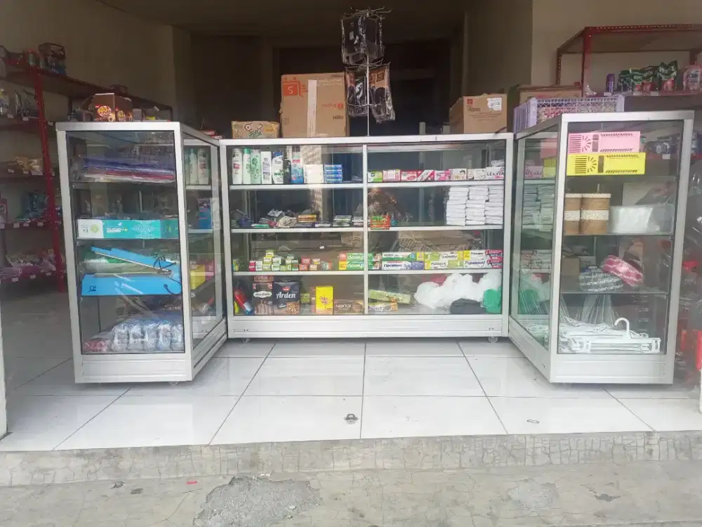 Etalase kaca murah