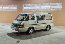 Mazda e 2000 Tahun (2003)