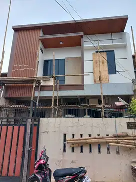 DEKAT MAL BINTARO XCHANGE DALAM KOMPLEK BESAR