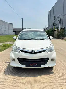 Toyota Avanza Veloz Luxury 1.5 2014 Automatic ( Putih Metalik )