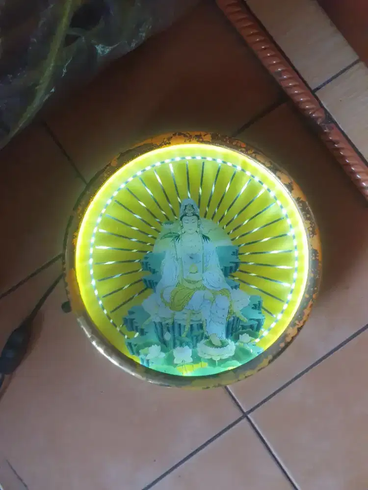 Halo Electric Guanyin Bodhisattva 30cm