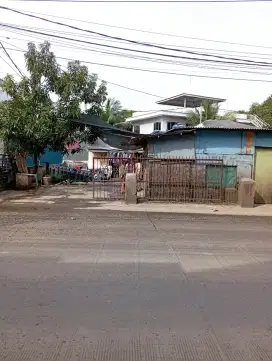 Di jual tanah dan bangunan di Dadap Raya