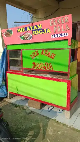 JUAL CEPAT GEROBAK MIE AYAM BESERTA PERALATAN JUALAN KOMPLIT