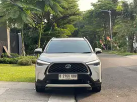 TOYOTA COROLLA CROSS HYBRID 1.8 AT 2020 PUTIH FULLSET ISTIMEWA
