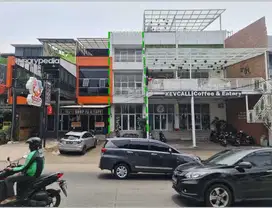 Dijual Ruko 3.5 lantai lokasi strategis jalan utama akses UI