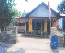 RUMAH DI KELURAHAN JOGOROTO, JOMBANG