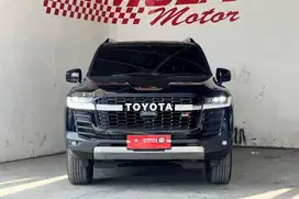 Toyota Land Cruiaer 300 GR AT 2024 Hitam