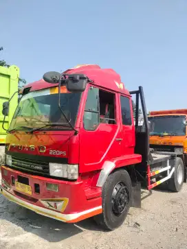 Truk Head Trailer Mitsubishi Fuso FM517HS Engkel 4x2 Th. 2014