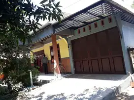 RUMAH DI KELURAHAN KAROBELAH, MOJOAGUNG, JOMBANG