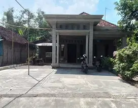 RUMAH DI KELURAHAN KUDUBANJAR, KUDU JOMBANG