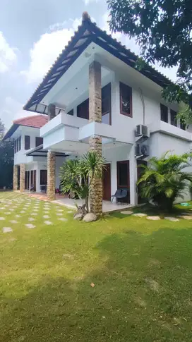 Disewakan Rumah Graha Famili Full Furnish Golf view