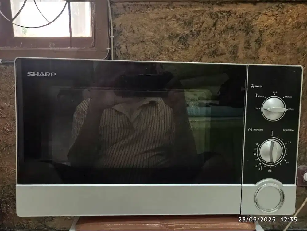 DIJUAL  MICROWAVE KONDISI 99% SEPERTI  BARU