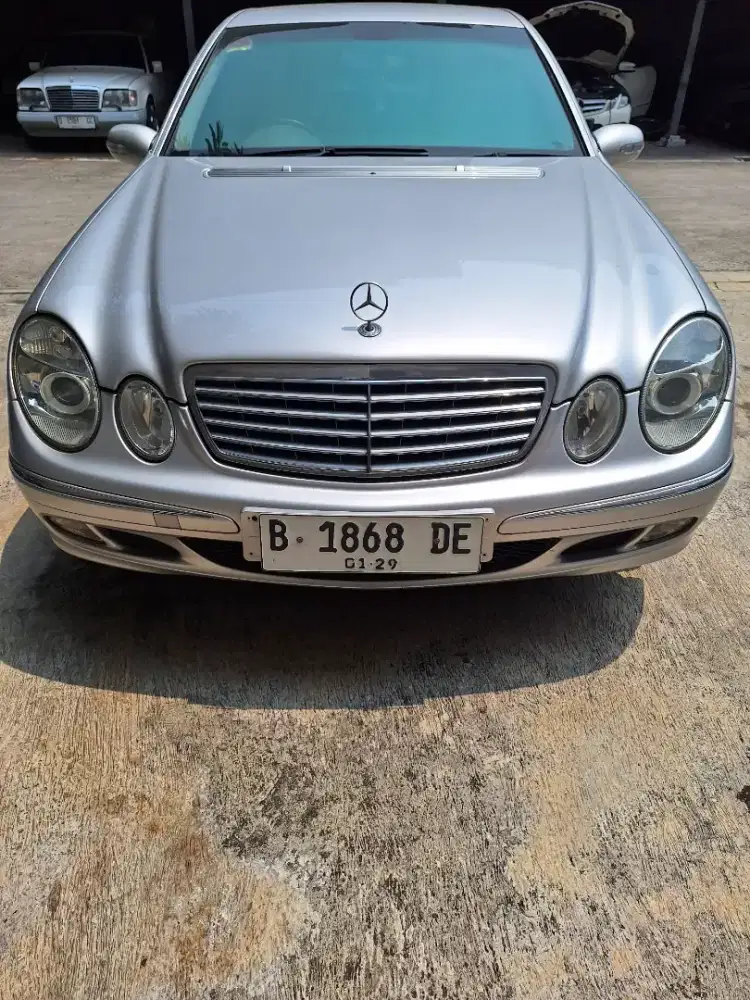 Mercedes-Benz E260 2003 Bensin