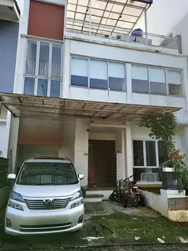 Rumah 5 Kamar Dekat Pintu Tol Krukut