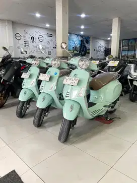 Ready vespa primavera 150 i get, warna spesial