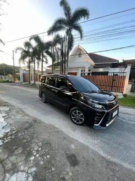 Toyota voxy 2018