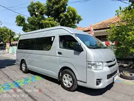 TOYOTA HIACAE COMMUTER 3.0 MANUAL DIESEL ,KM RENDAH SUDAH FULL MODIF