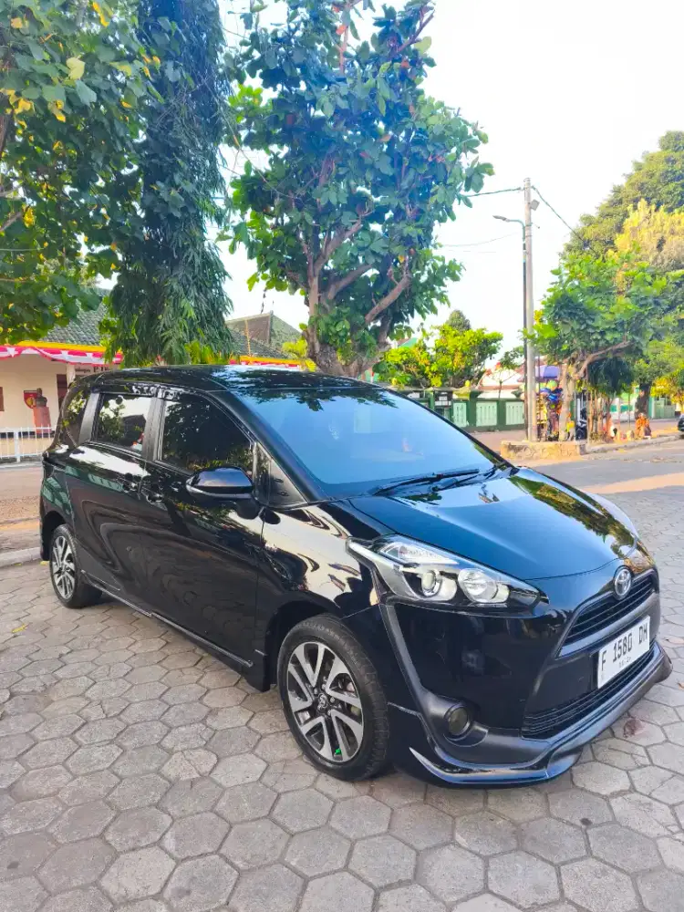 Toyota Sienta Automatic