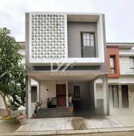 Dijual Cepat Rumah 2 Lantai Full Renovasi – Harga BU!