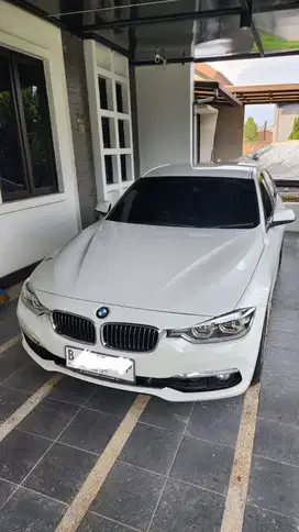 BMW 320i Luxury 2019 BMW 320i 2018 Putih White 2020 Jual Cepet Bu
