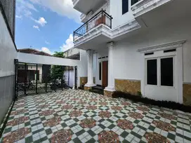rumah mewah murah plus kolam renang dekat pintu tol klodran manahan