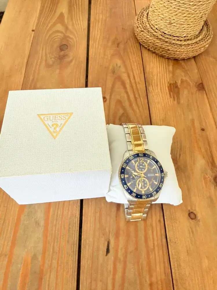 Jam tangan bekas merk guess