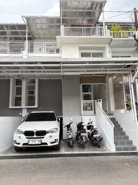 TURUN HARGA DISEWAKAN MURAH Rumah 2 lantai nyaman Mur