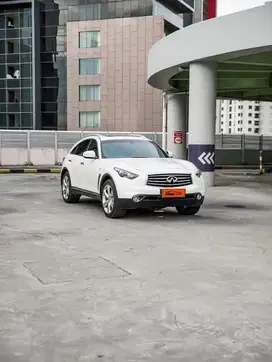 Infinity FX37S (type S high spec) 2012 PUTIH